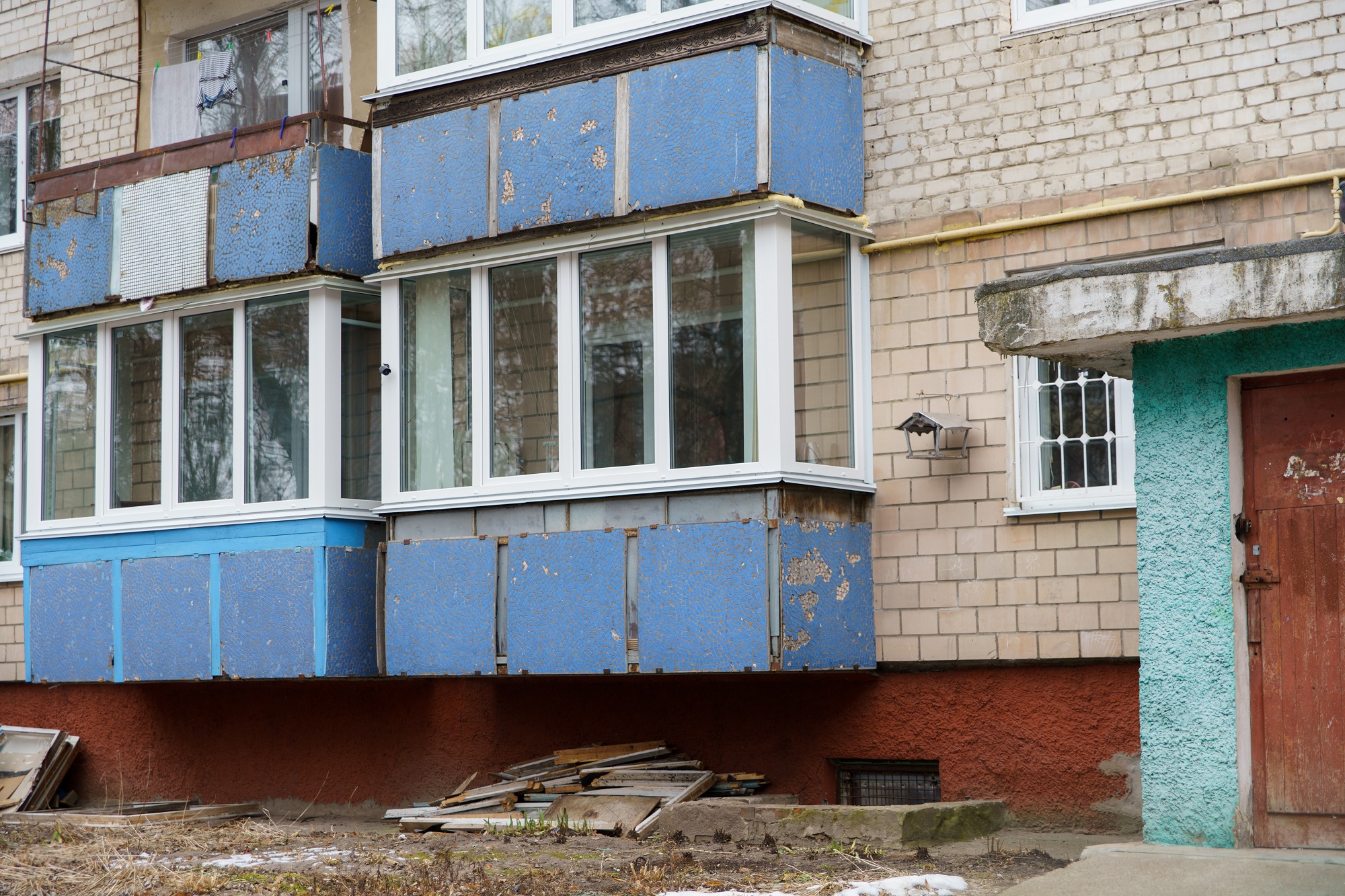 The new windows in one of the apartments in Chernihiv.©DRC Ukraine, Chernihiv oblast, 2023, Volodymyr Cheppel.