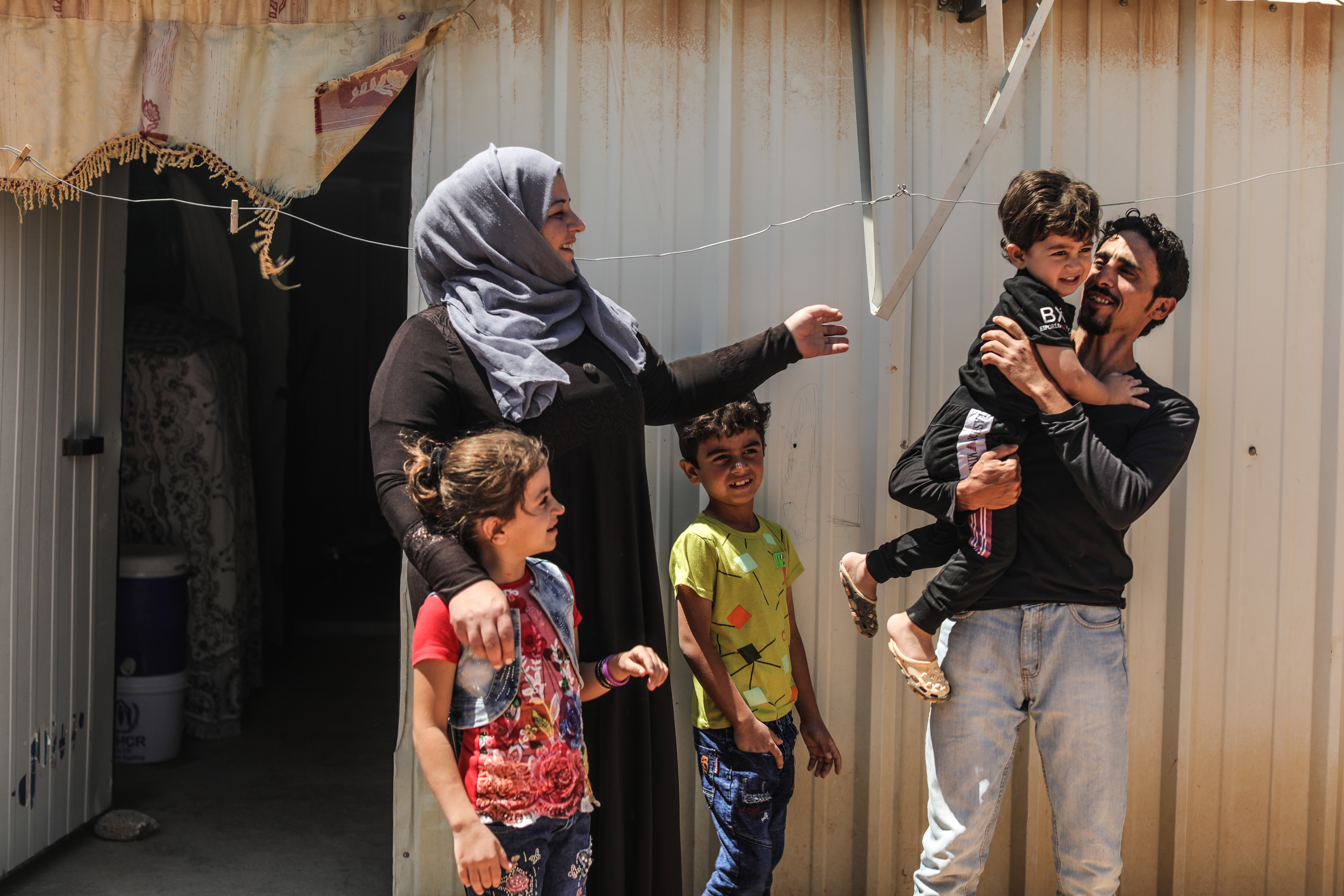 Mitigating low employment through remote work