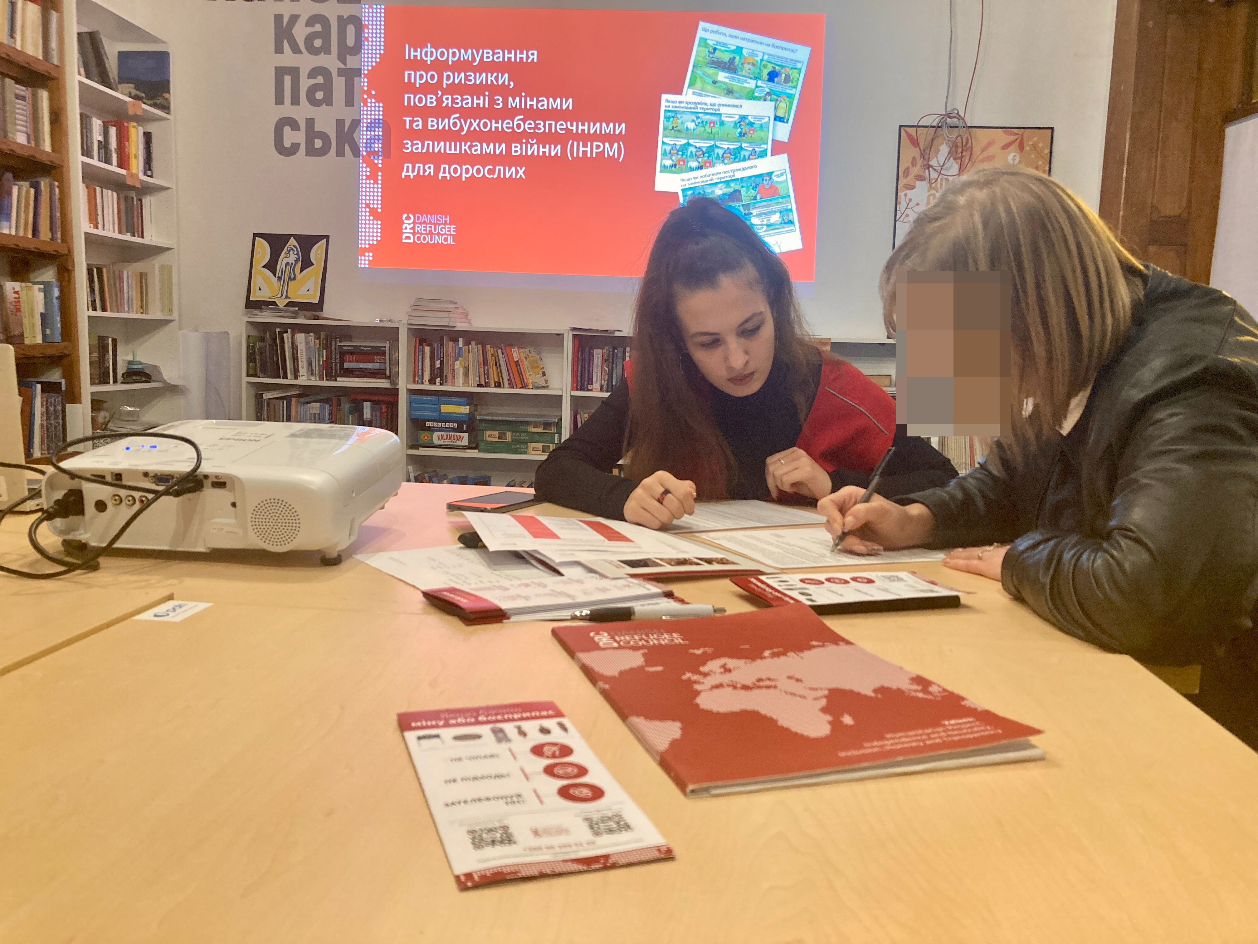 Awareness raising sessions in Przemysl. Photo credit: DRC Poland. 